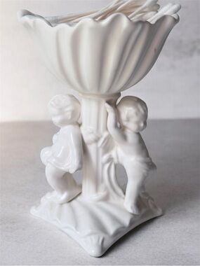 Vintage Inarco Japan Porcelain Twin Cherubs White Pedestal Dish